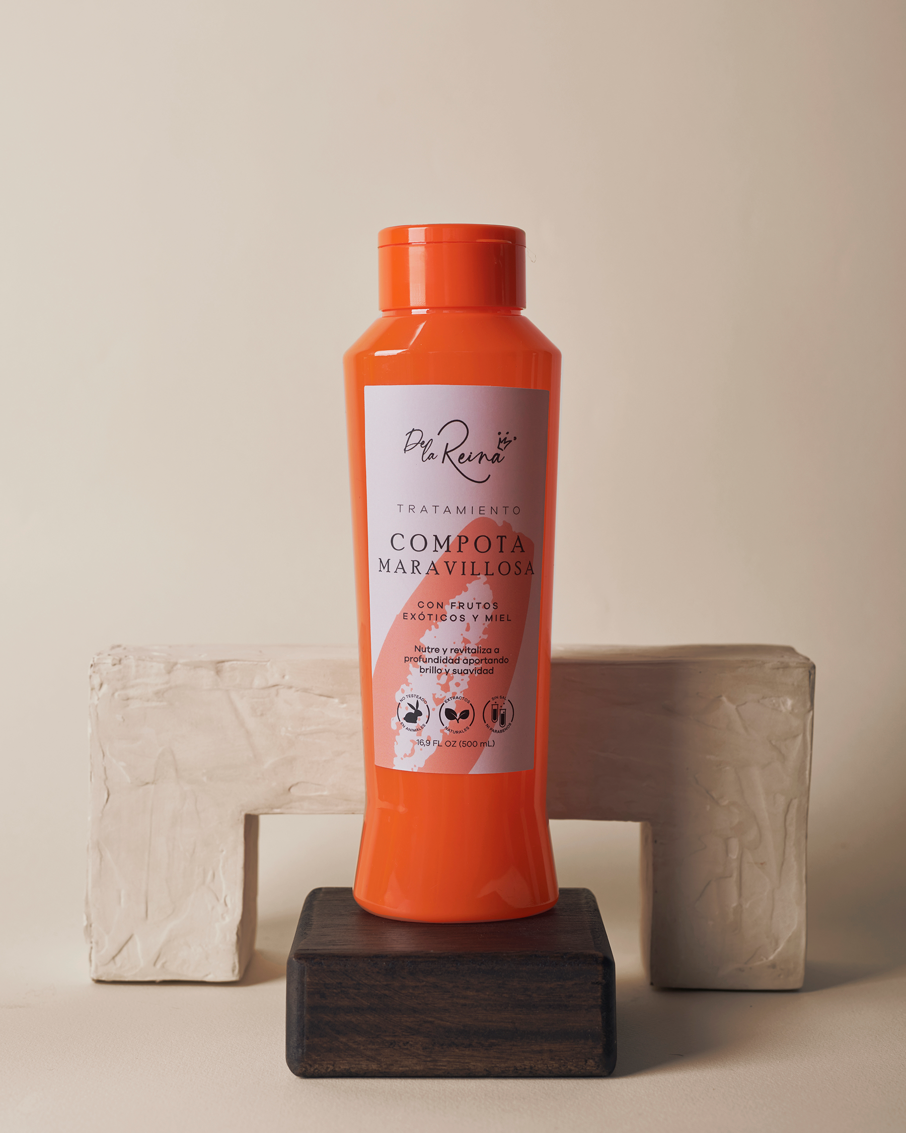Tratamiento Capilar Compota Maravillosa Con 12 ingredientes botánicos, nutre, restaura y revitaliza el cabello, dejándolo sedoso y perfumado con notas dulces de frutas y vainilla.